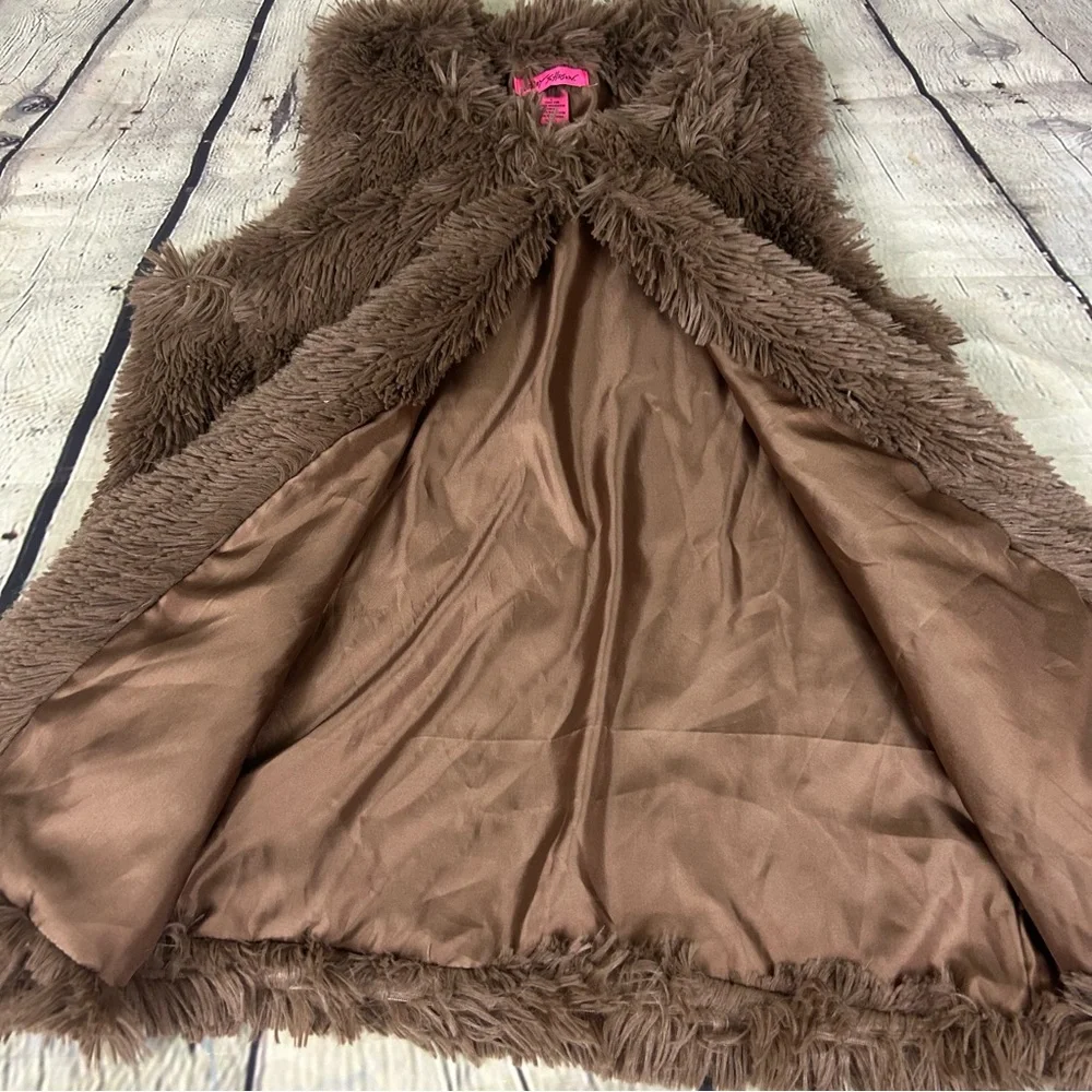 Betsy Johnson brown faux fur long fluffy vest pockets